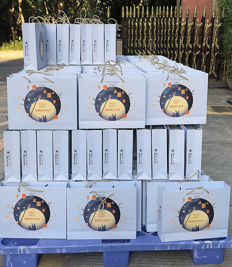 桂花飄香迎國慶,中秋賞月萬事圓。雅香麗化妝用品（深圳）有限公司同心慶中秋迎國慶！！